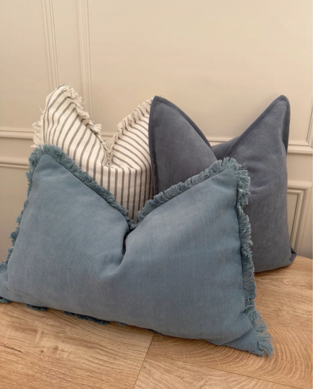 Set of 3 blue cushion covers
