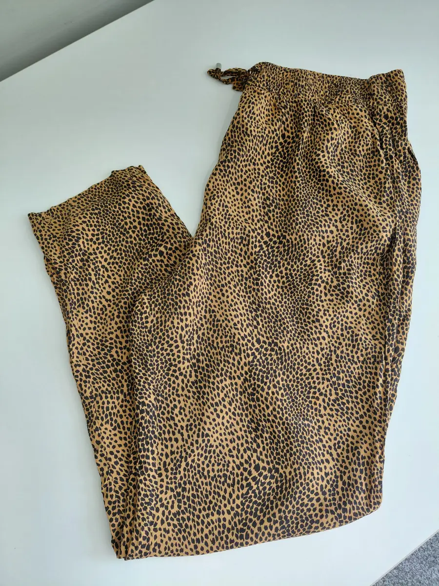 size 14 M &S leopard print wide leg stretch waist floaty trousers
