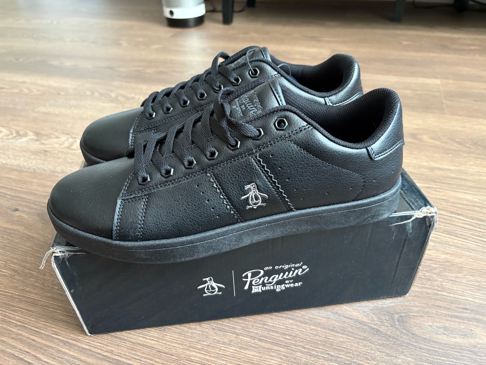 Penguin Steadman Triple Black uk size 11