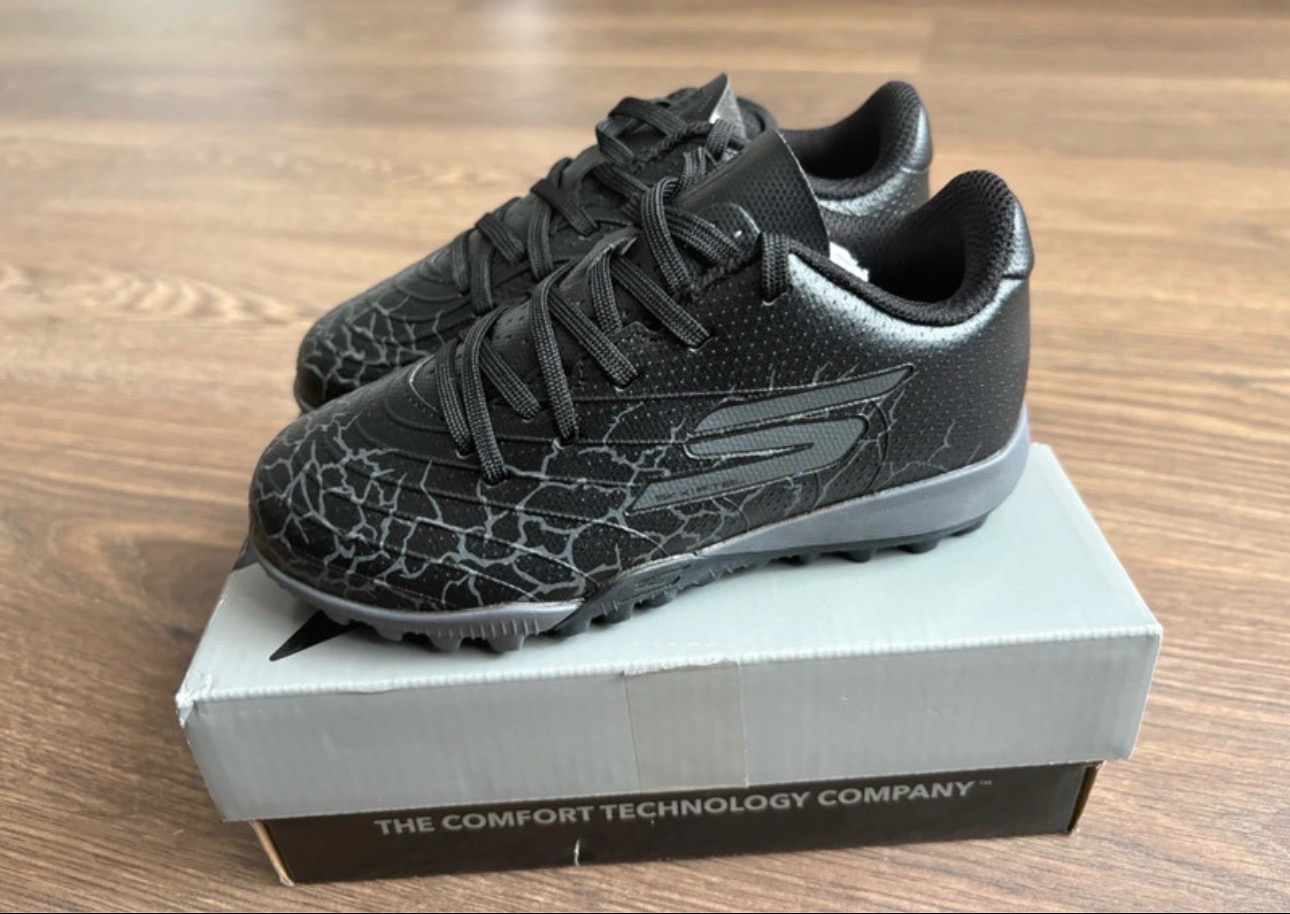 Kids Skechers Astro Trainers uk size 9.5
