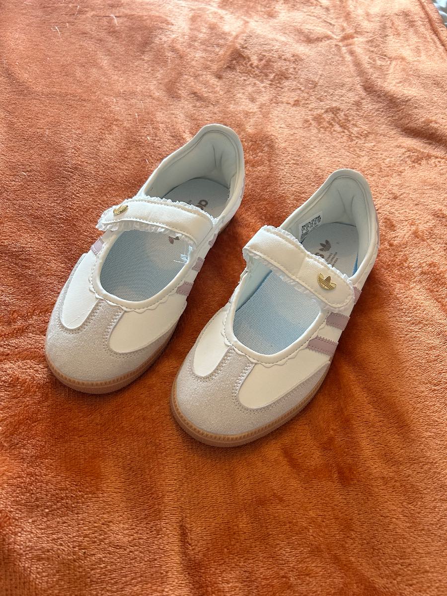 Adidas maryjanes
