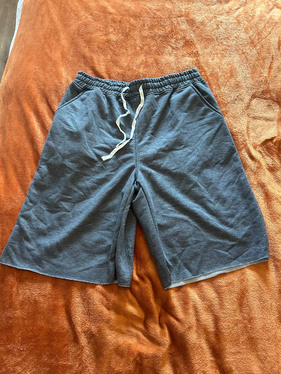 4 pairs long shorts