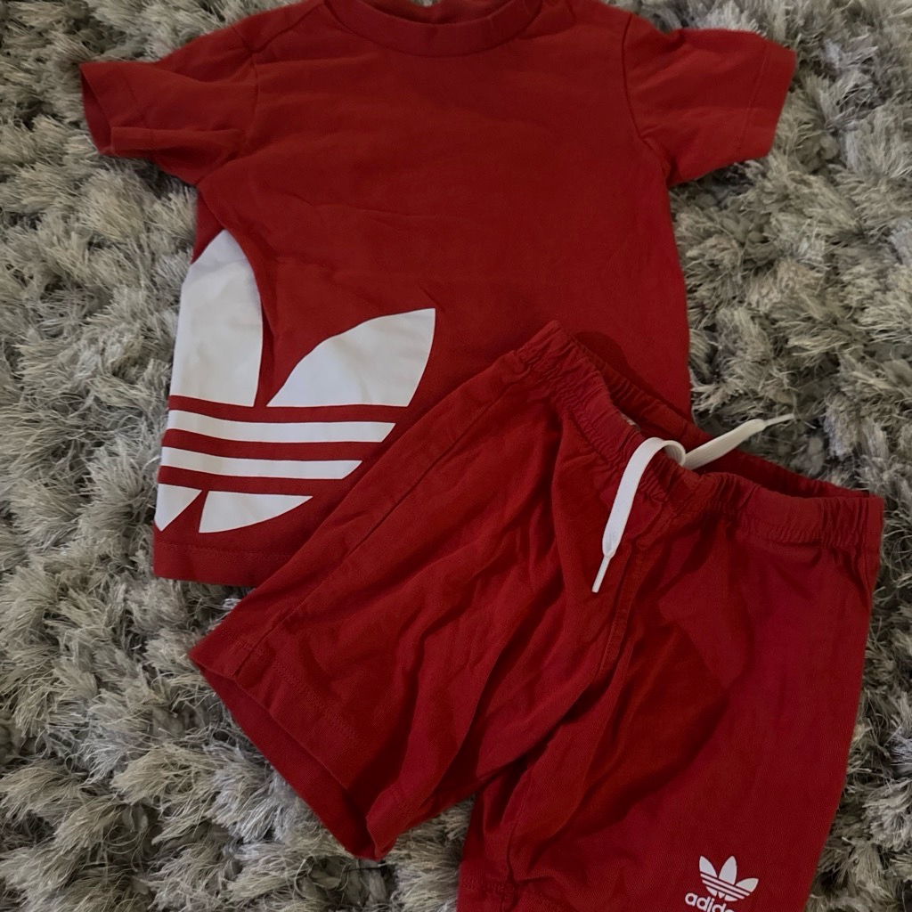Adidas t shirt and short set