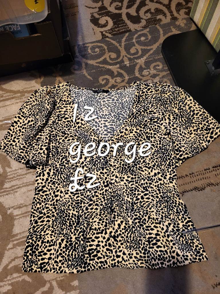 Ladies pattern top, short sleeve