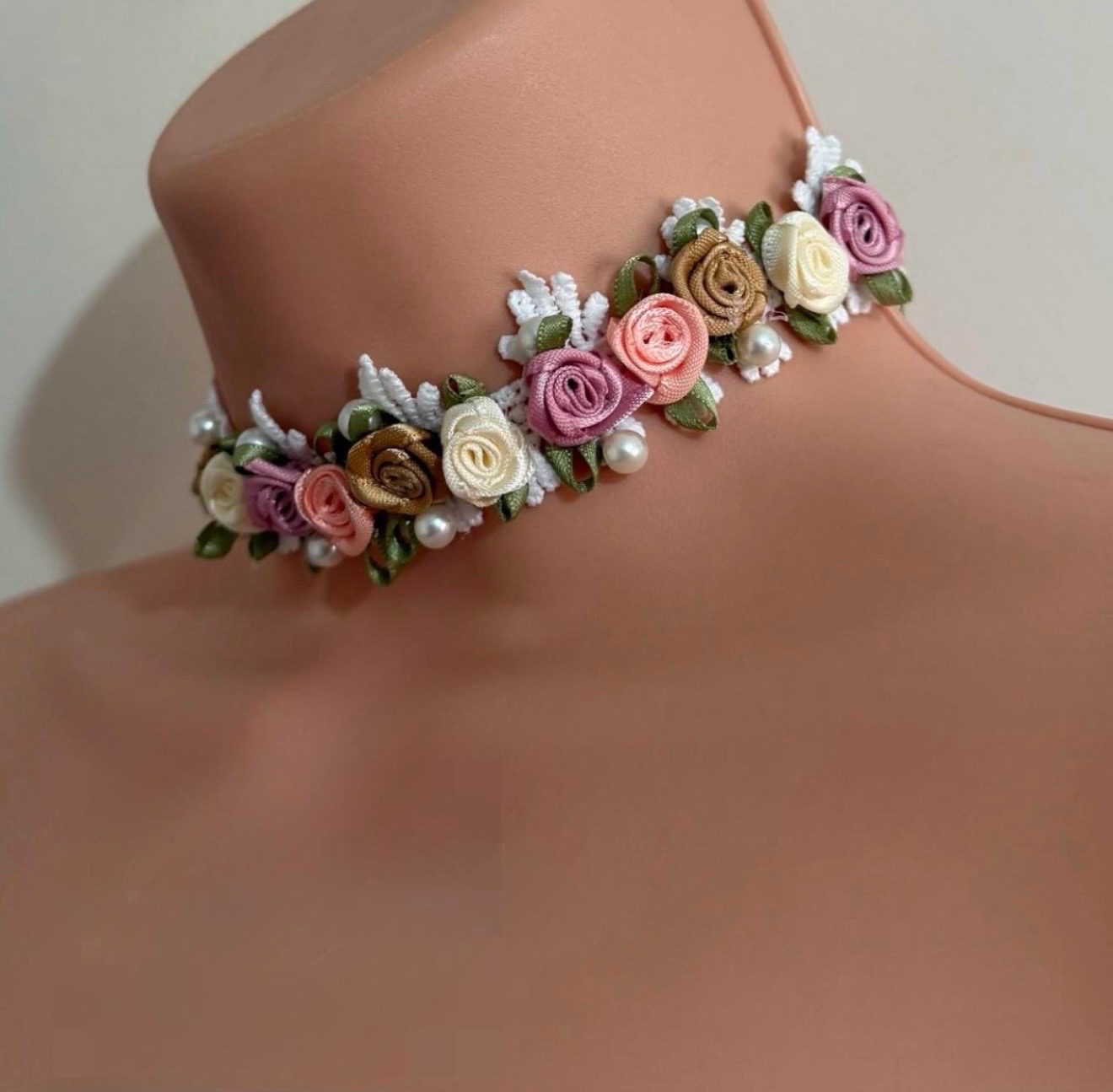 Ladies girls vintage style embroidered lace faux pearl choker necklace brand new