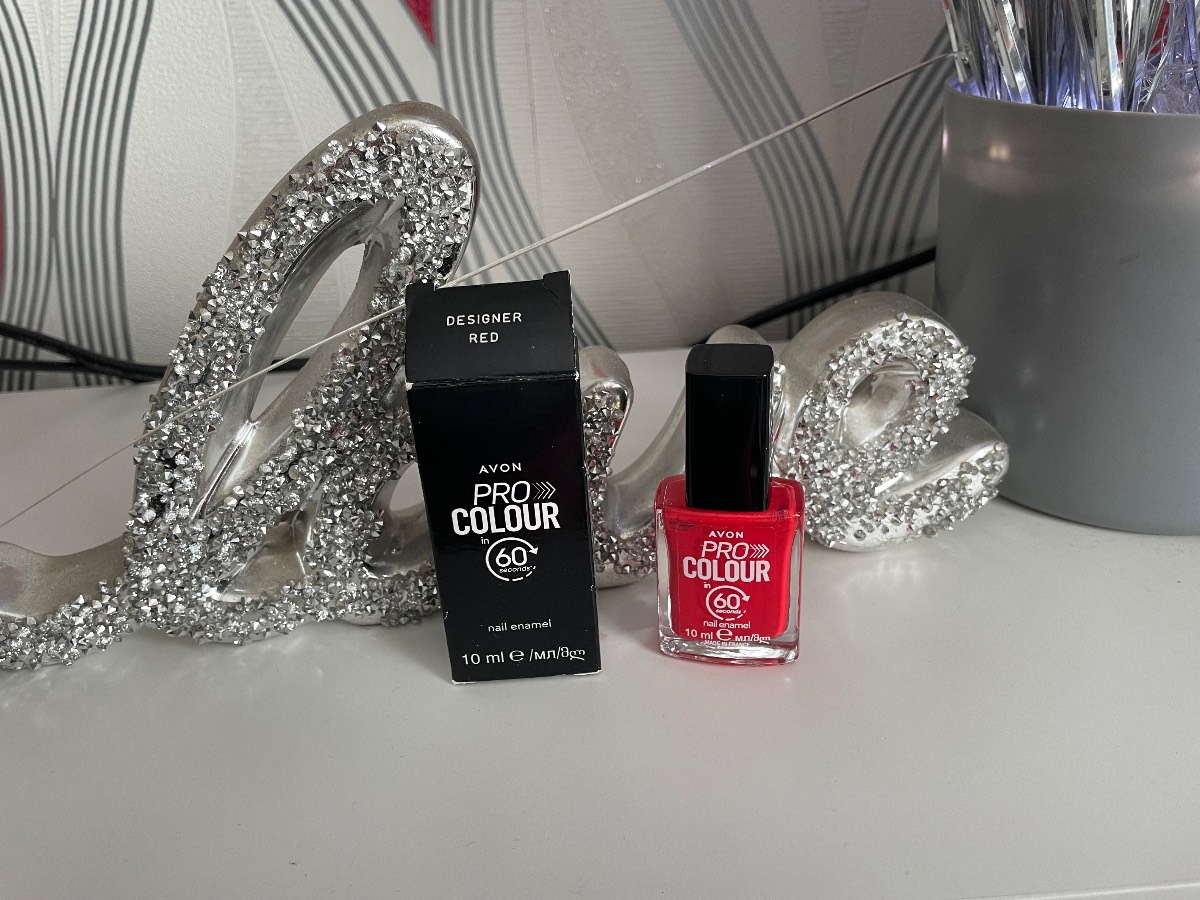 Avon pro colour nail enamel - designer red