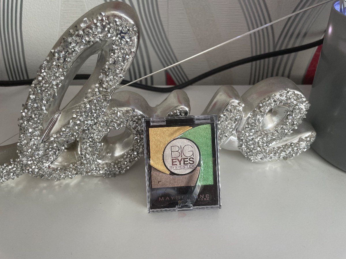Maybelline big eyes eyeshadow quad - # 02 luminous grass