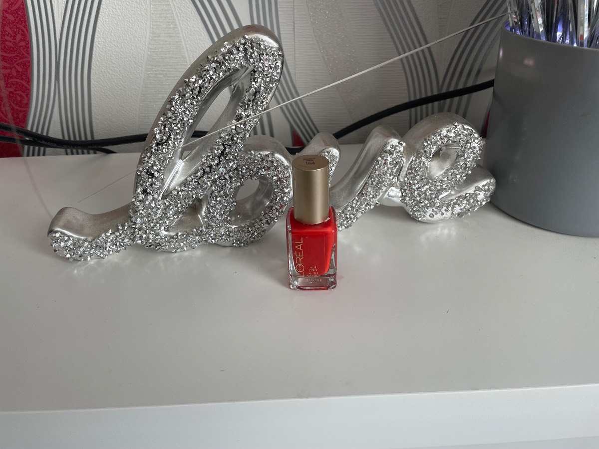 Loreal nail varnish - # 164 precious coral