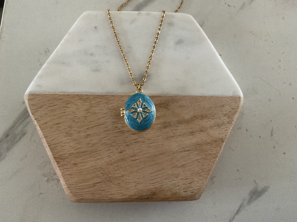 Beautiful Turquoise Enamelled Keepsake/Photo Locket