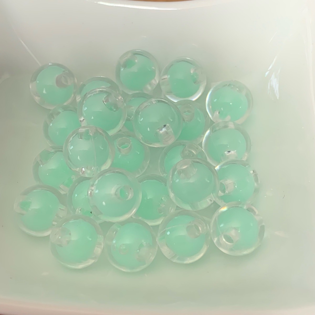 25 translucent green round beads 9.9mm for jewellery making crafting