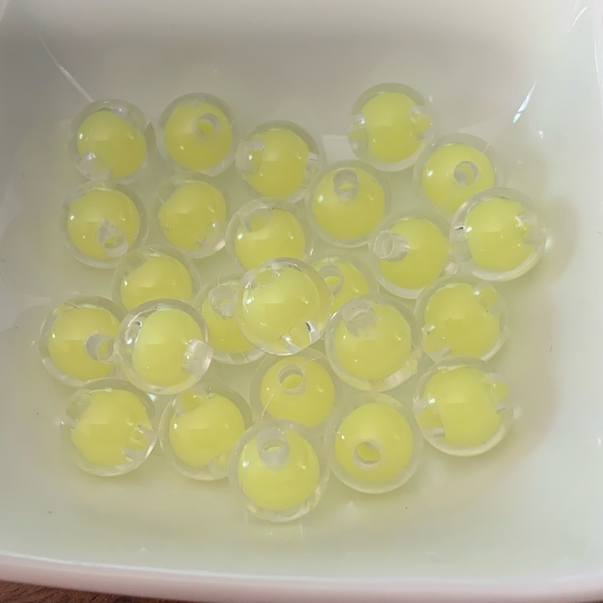 25 translucent yellow round beads 9.9mm for jewellery making crafting