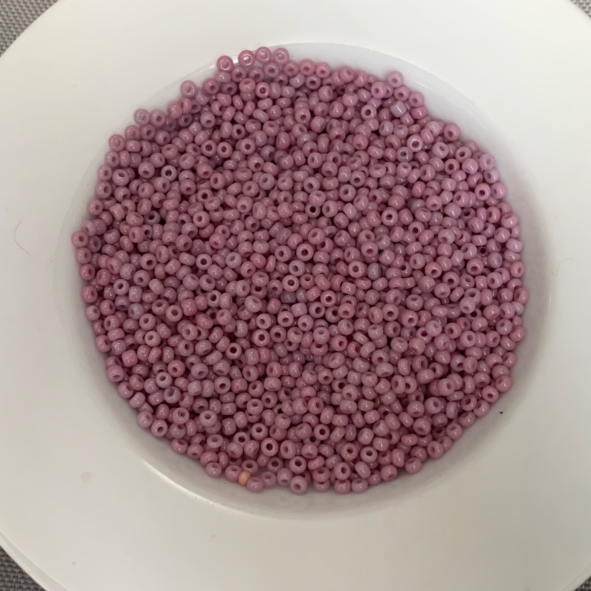 1.9mm lilac glass seed beads for jewellery making crafting