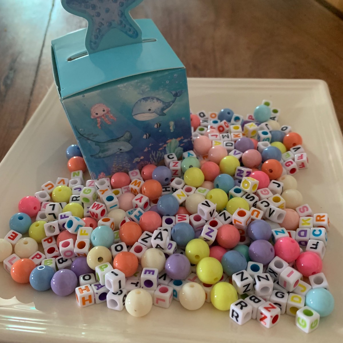 350 beads in gift box alphabet beads & round beads
