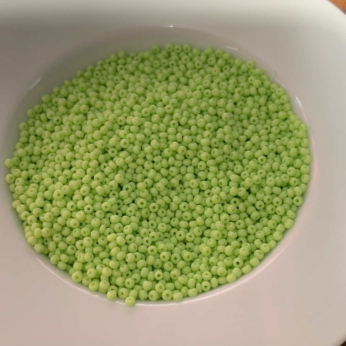 1.6mm mint green glass seed beads for jewellery making crafting