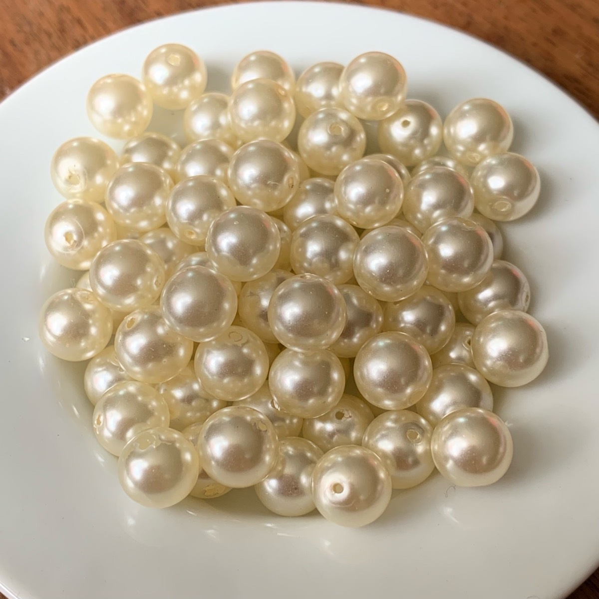79 cream Pearl glass beads 7.9mm for jewellery making crafting