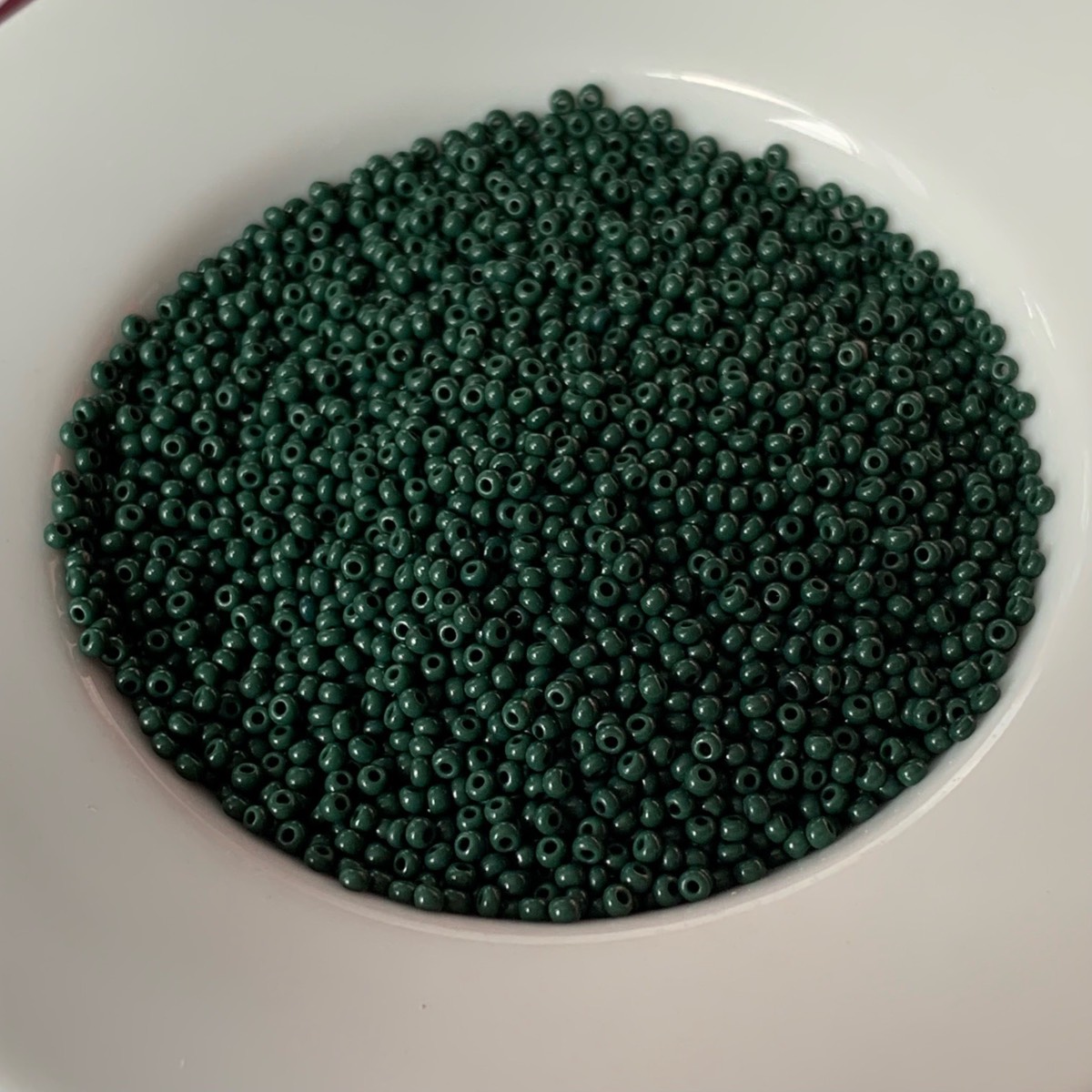 1.5mm dark green glass seed beads for jewellery making crafting