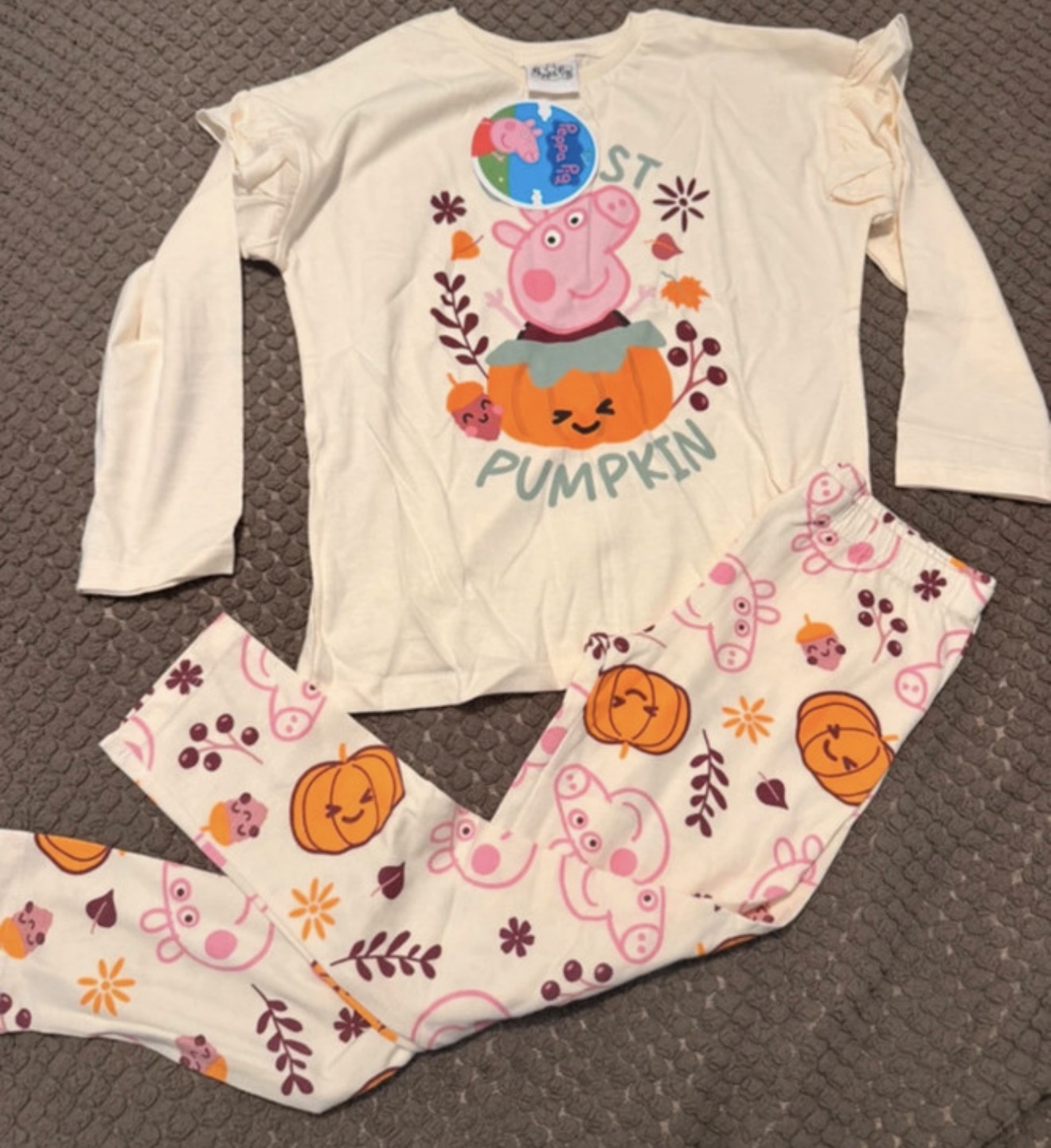 5-6 year peppa pig Halloween theme pj set
