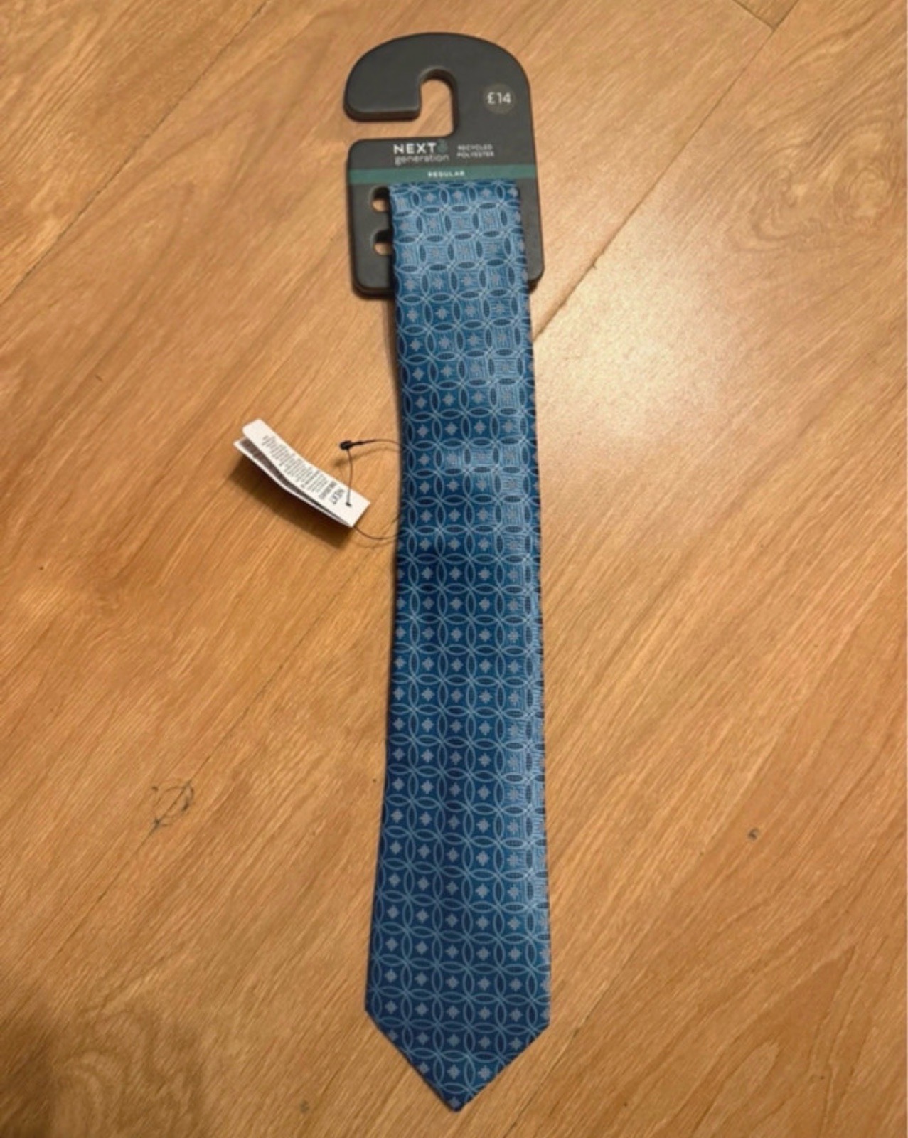 Men's blue pattern tie