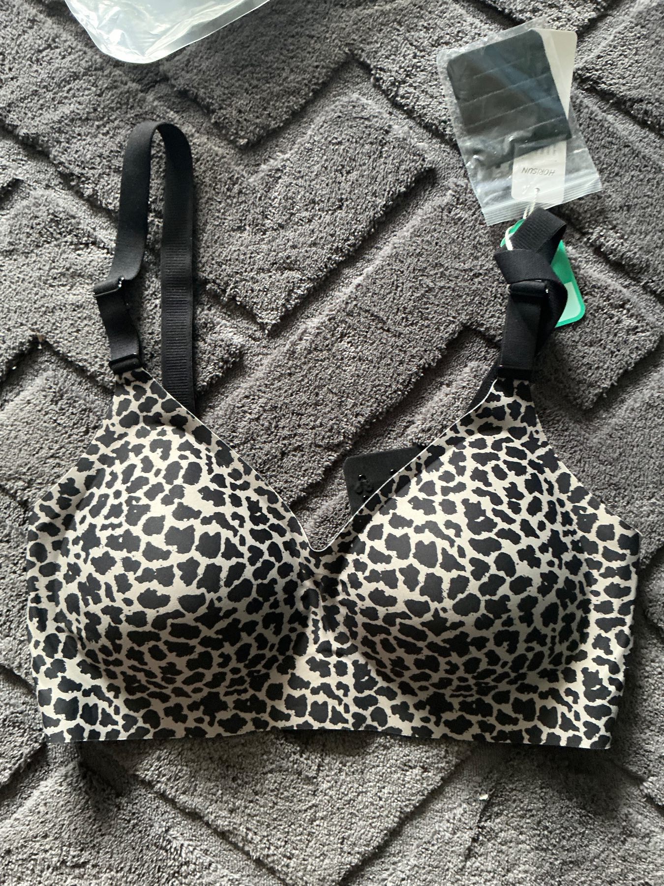 Ladies Leopard 🐆 Jelly Non Wired Seamless Bra Grey / Black Size M
