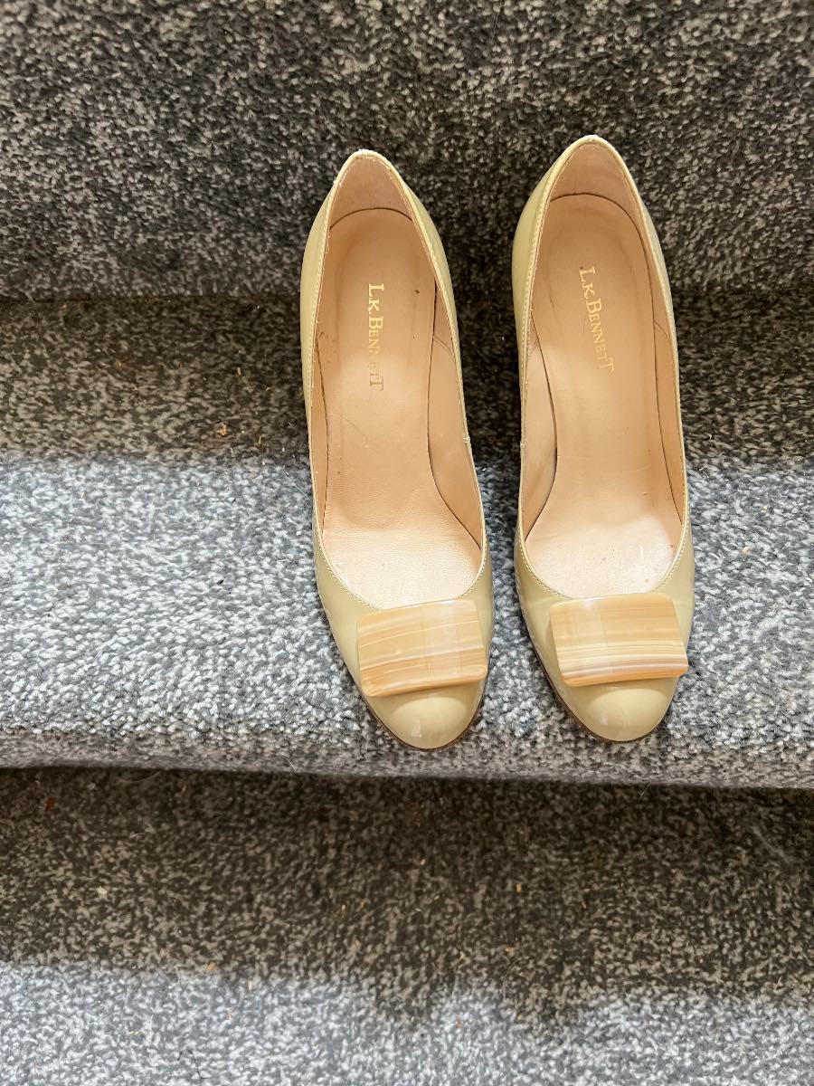 LK Bennett ladies nude court shoes size 3. Worn a handful of times