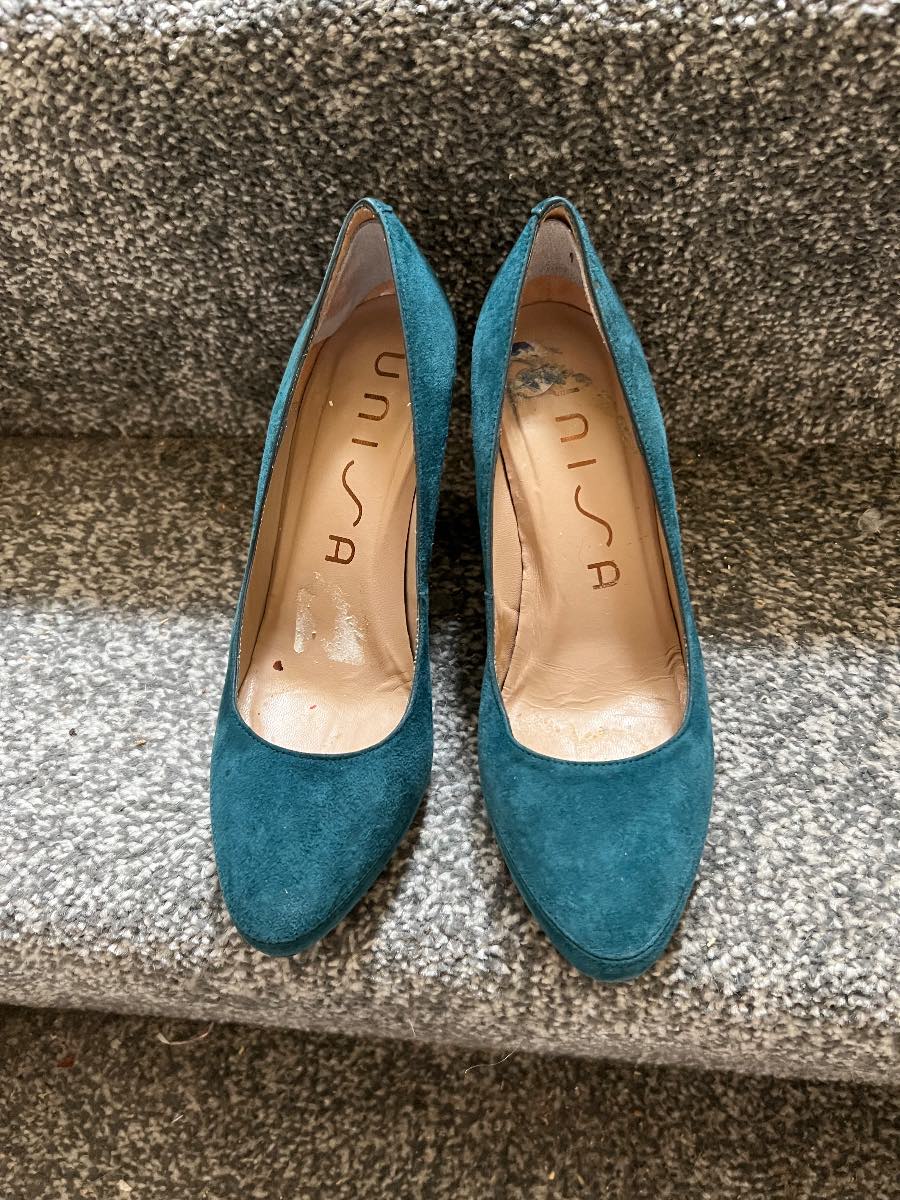 Suede court shoes size 3 colour Petrol blue