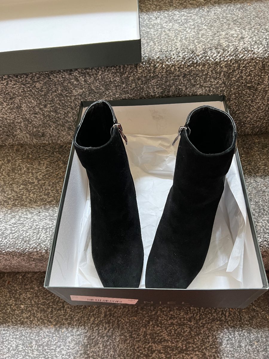 Black suede and leather ankle boots size 3
