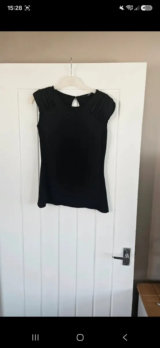 F and F Black Ruched Cap Sleeve Keyhole Back Top size 8