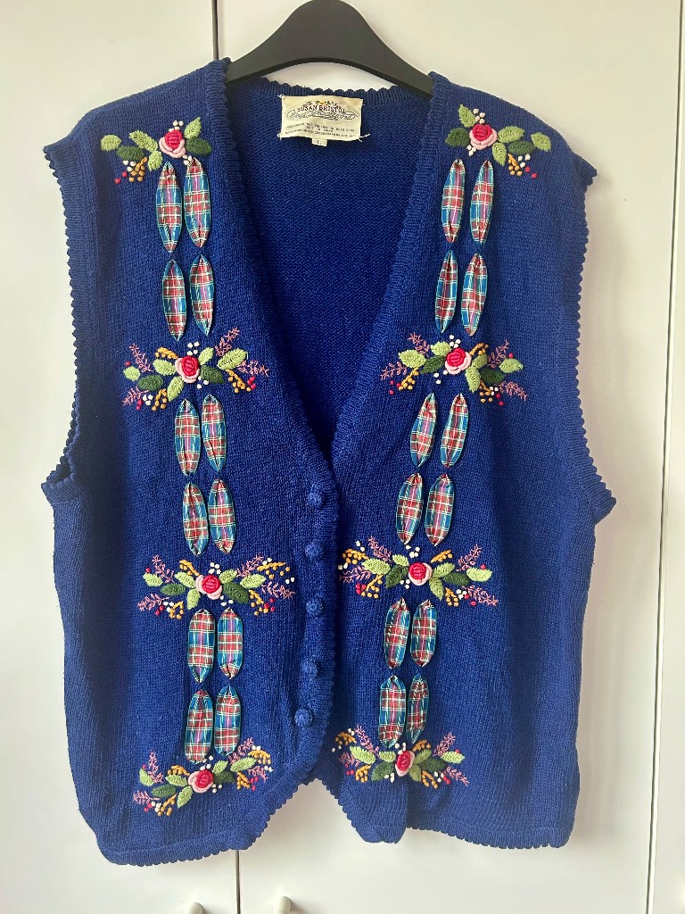 Vintage Susan Bristol 1994 Embroidered Knit Vest Large Blue Floral Tapestry Cottagecore