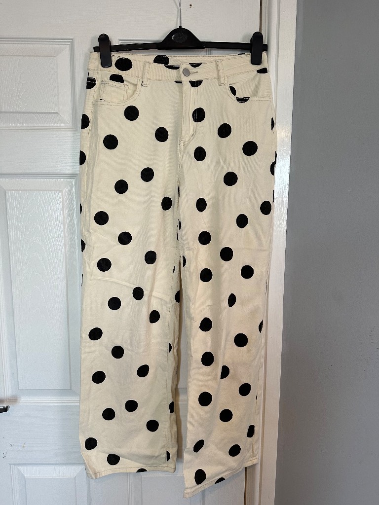 Brand new TikTok women’s cream/black polka dot wide leg jeans size large