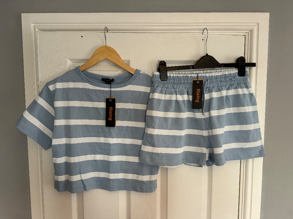 BNWT rising boutique women’s short striped co ord set size large