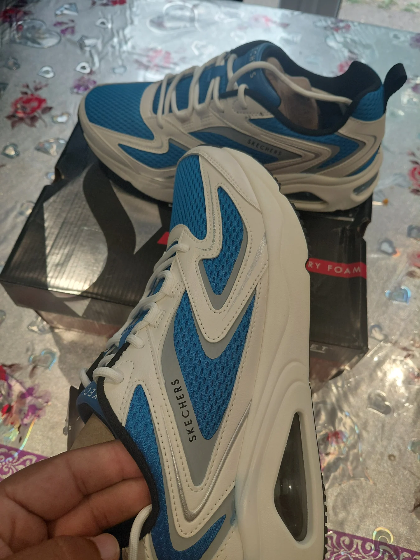 Skechers