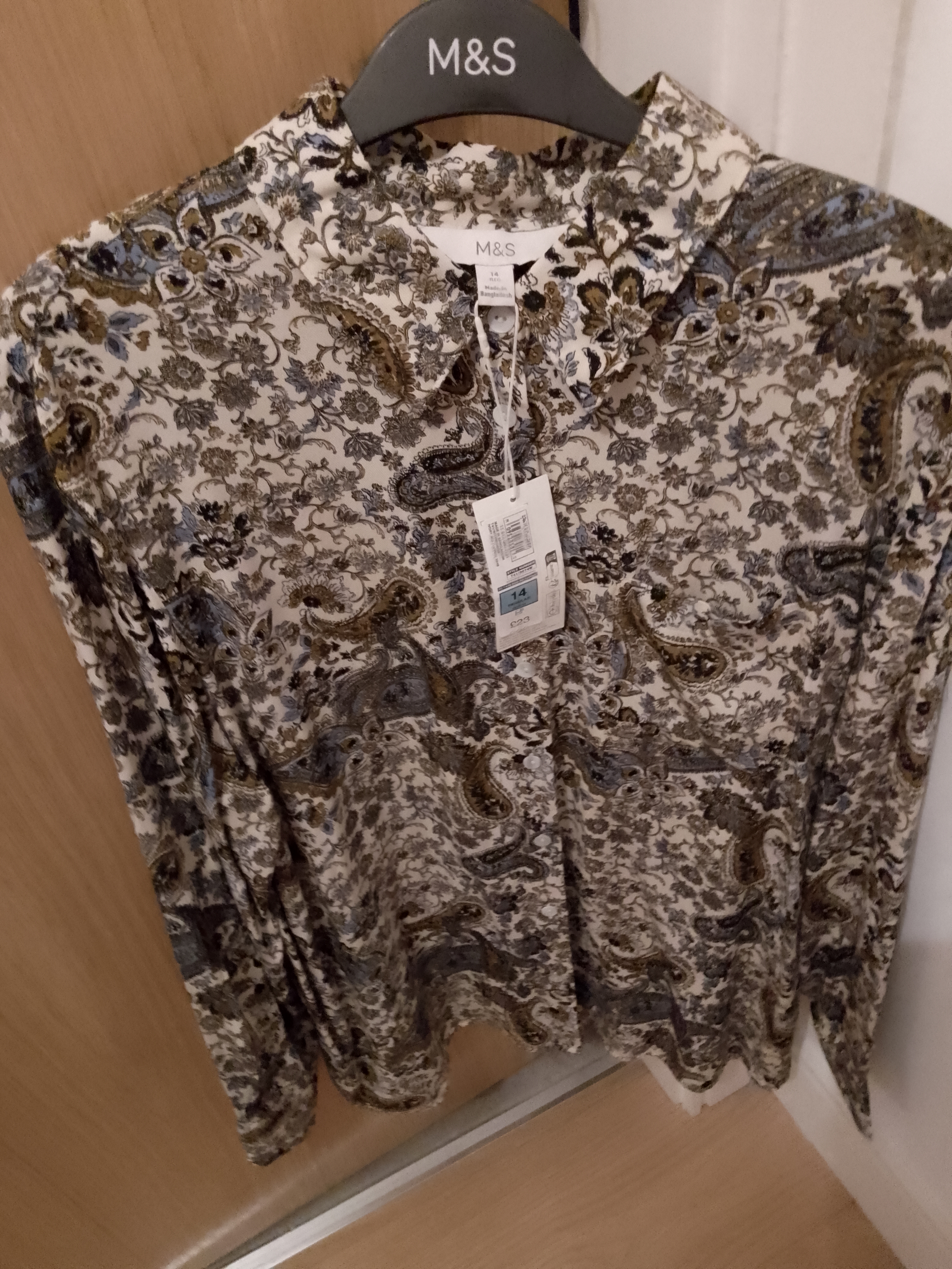 Ladies Marks and Spencer Shirt Size 14