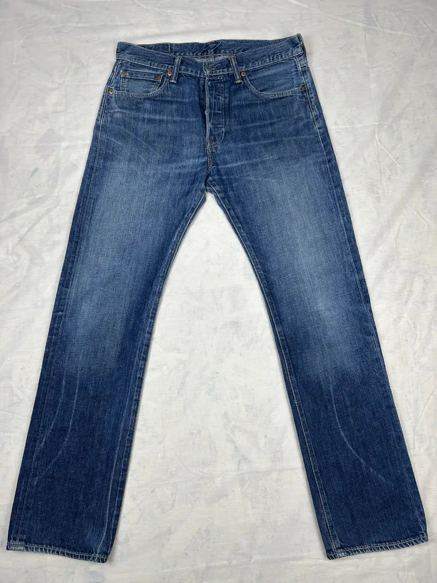 Levi's 501 Classic Blue Denim Jeans with Straight Leg Fit