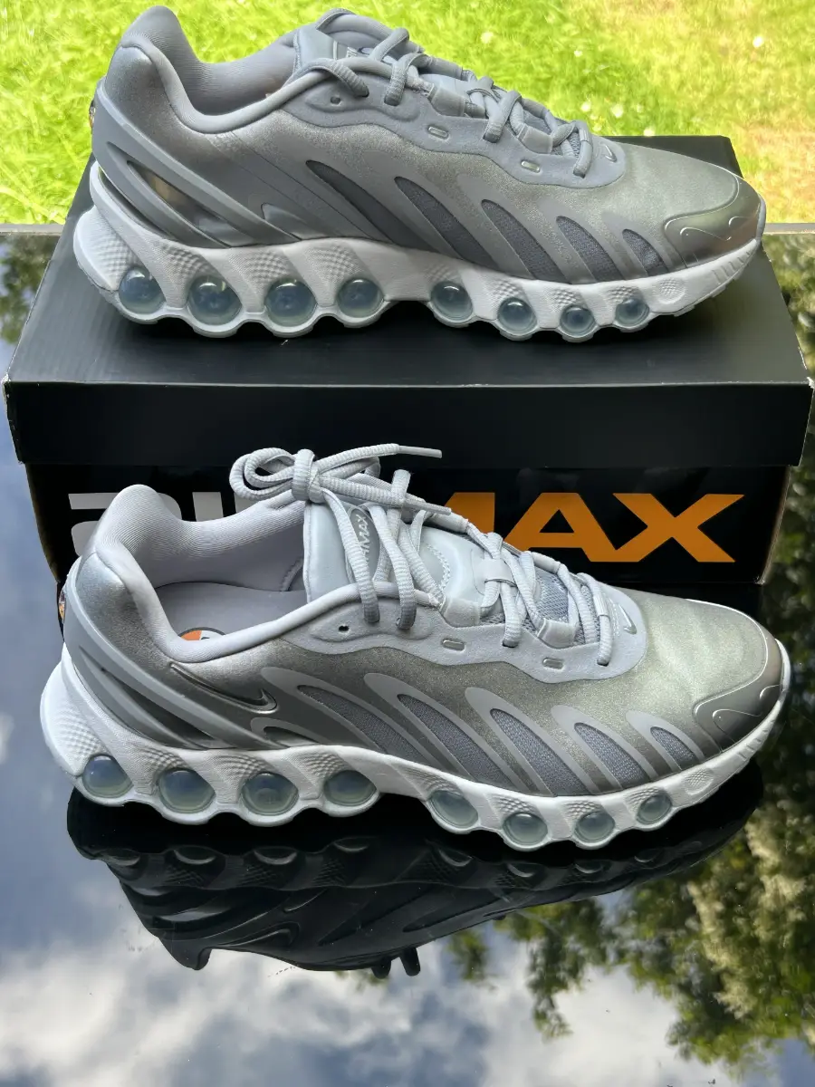 Nike Air Max DN8  UK 8