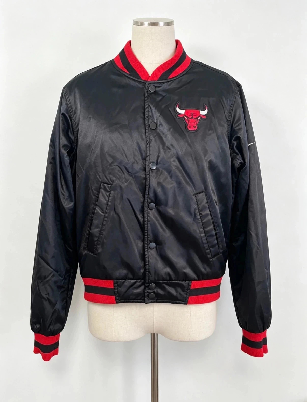 Nike NBA Chicago Bulls Courtside Reversible Bomber Jacket - Black/White - Small