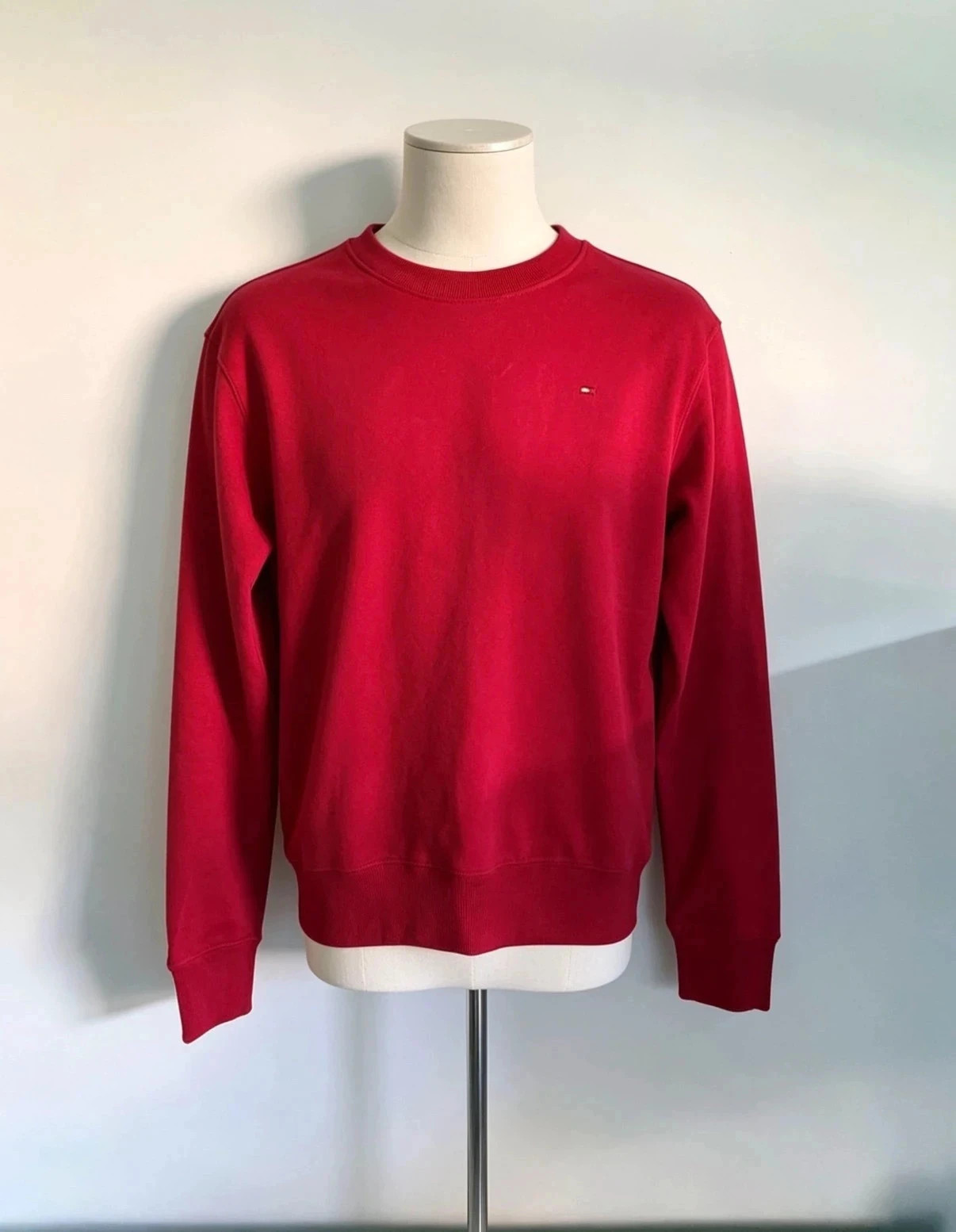 Tommy Hilfiger Red Organic Cotton Crew Neck Sweatshirt Size S BNWT Classic Logo