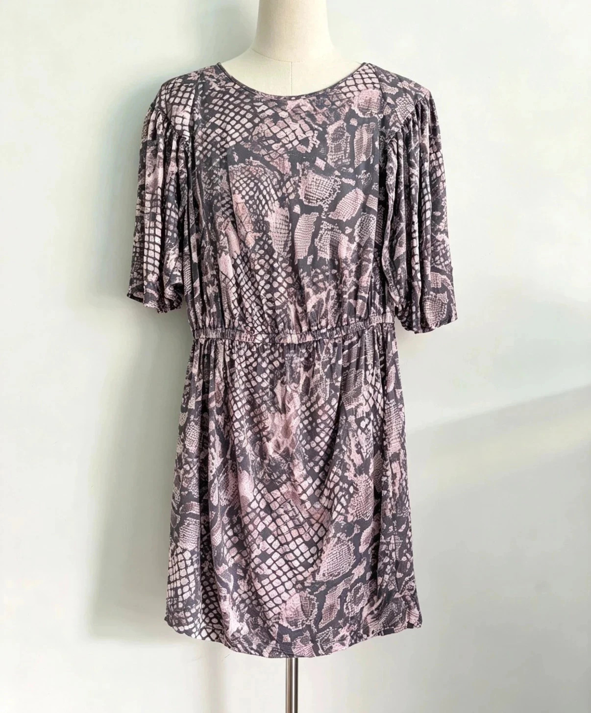 River Island Grey Pink Snake Print Mini Dress Size 14 Puff Sleeve Button Back 100% Viscose