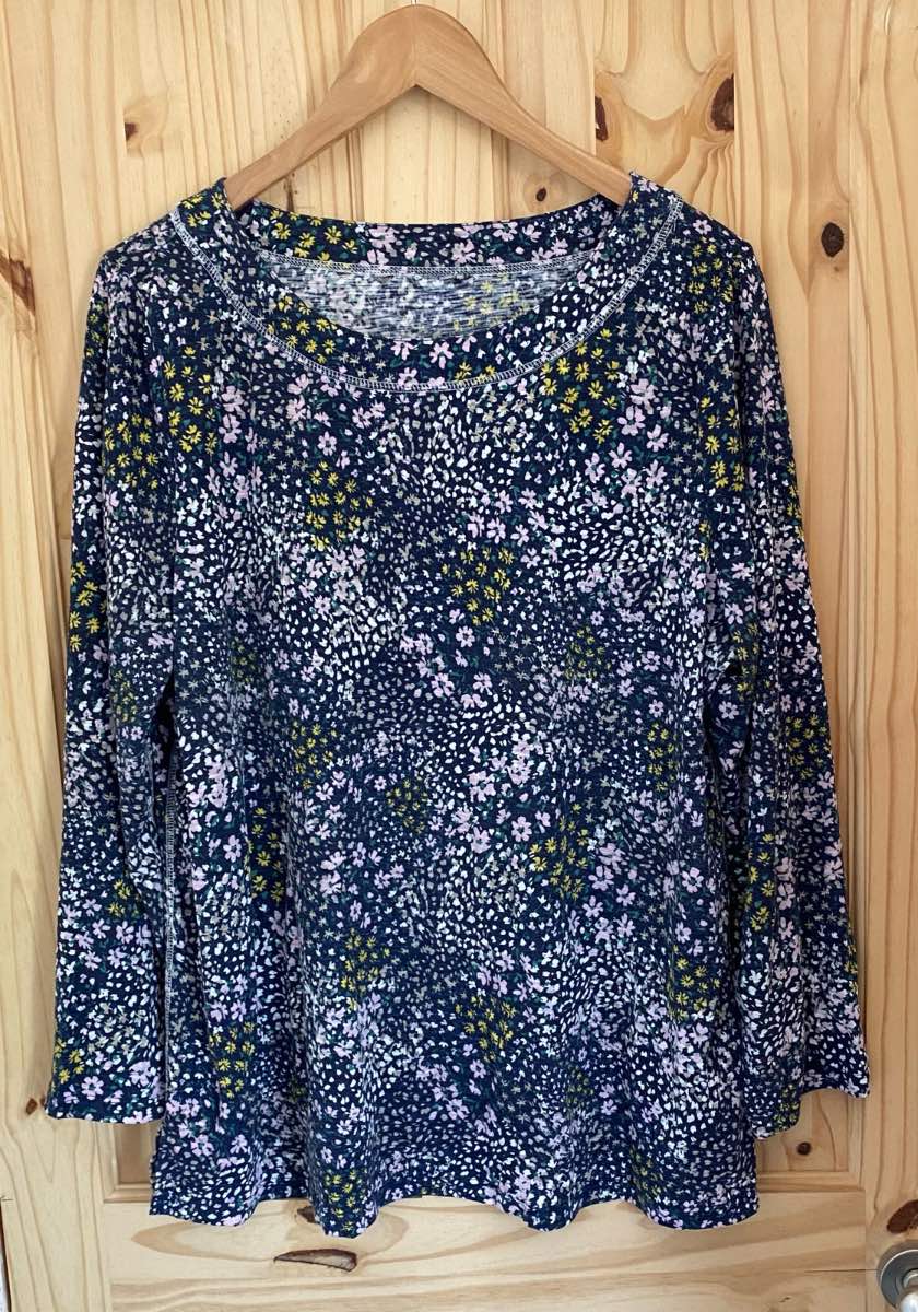No label size approx 14/16 3/4 length sleeves round neck flower Pattern top