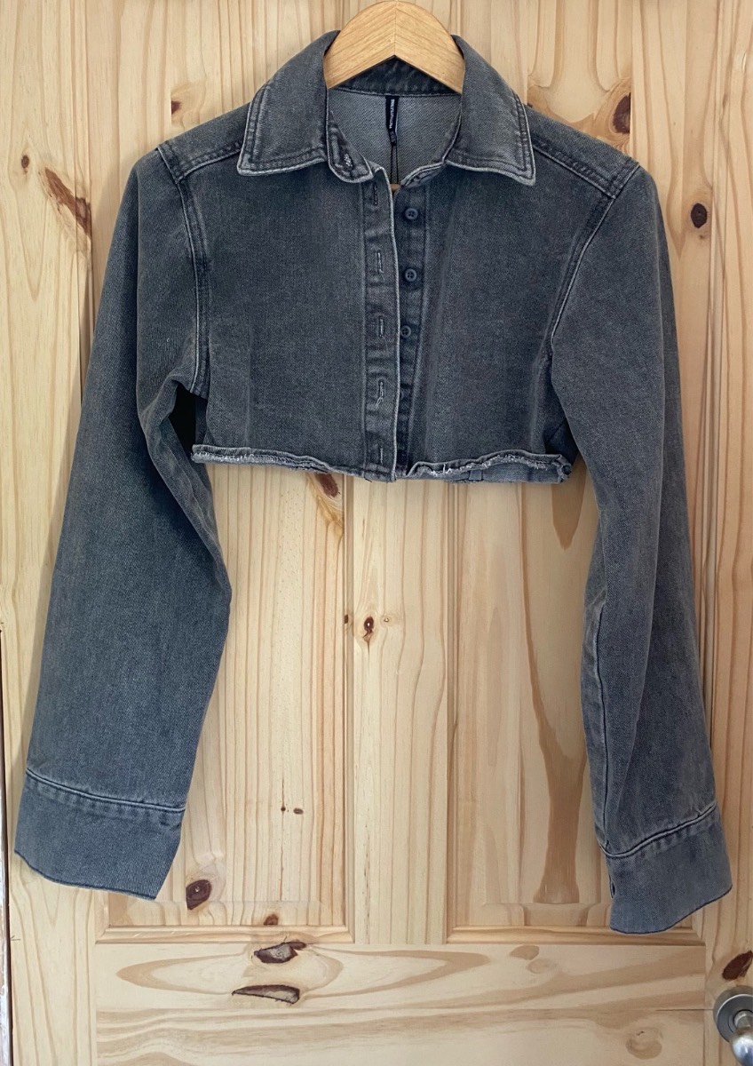 BNWT Pretty Little Thing thing size 6UK washed grey denim cropped jacket