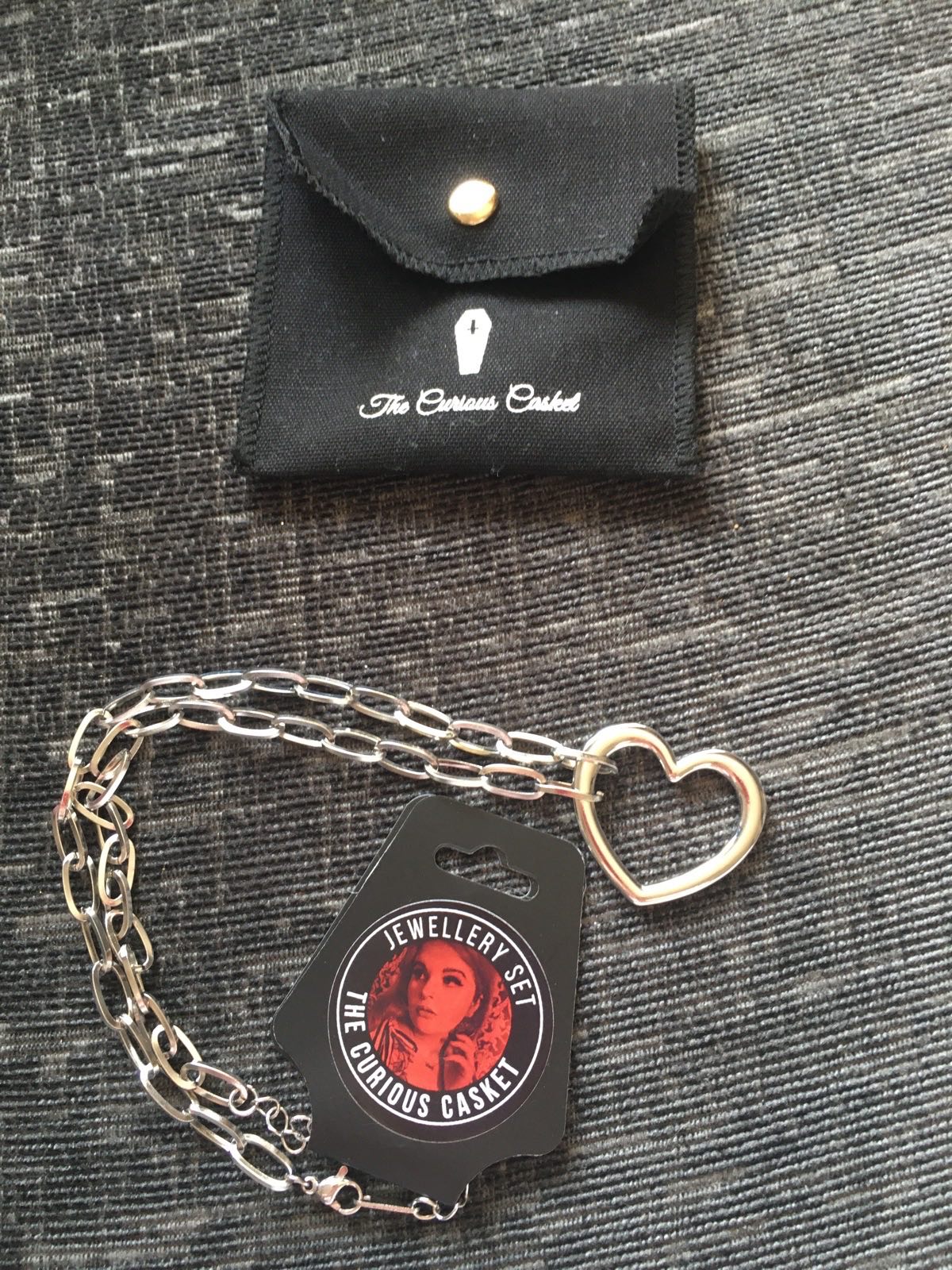 Alternative heart necklace