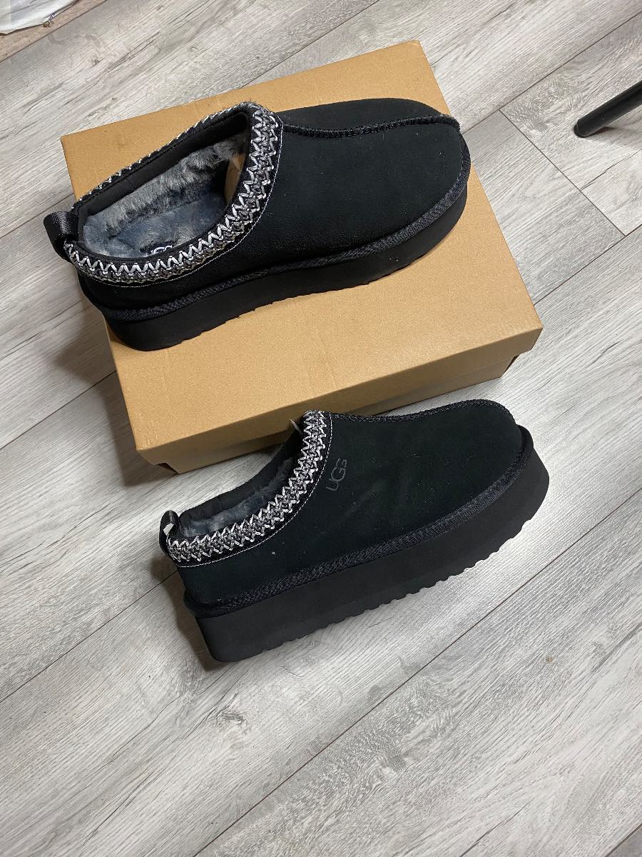 UGG Tasman Black