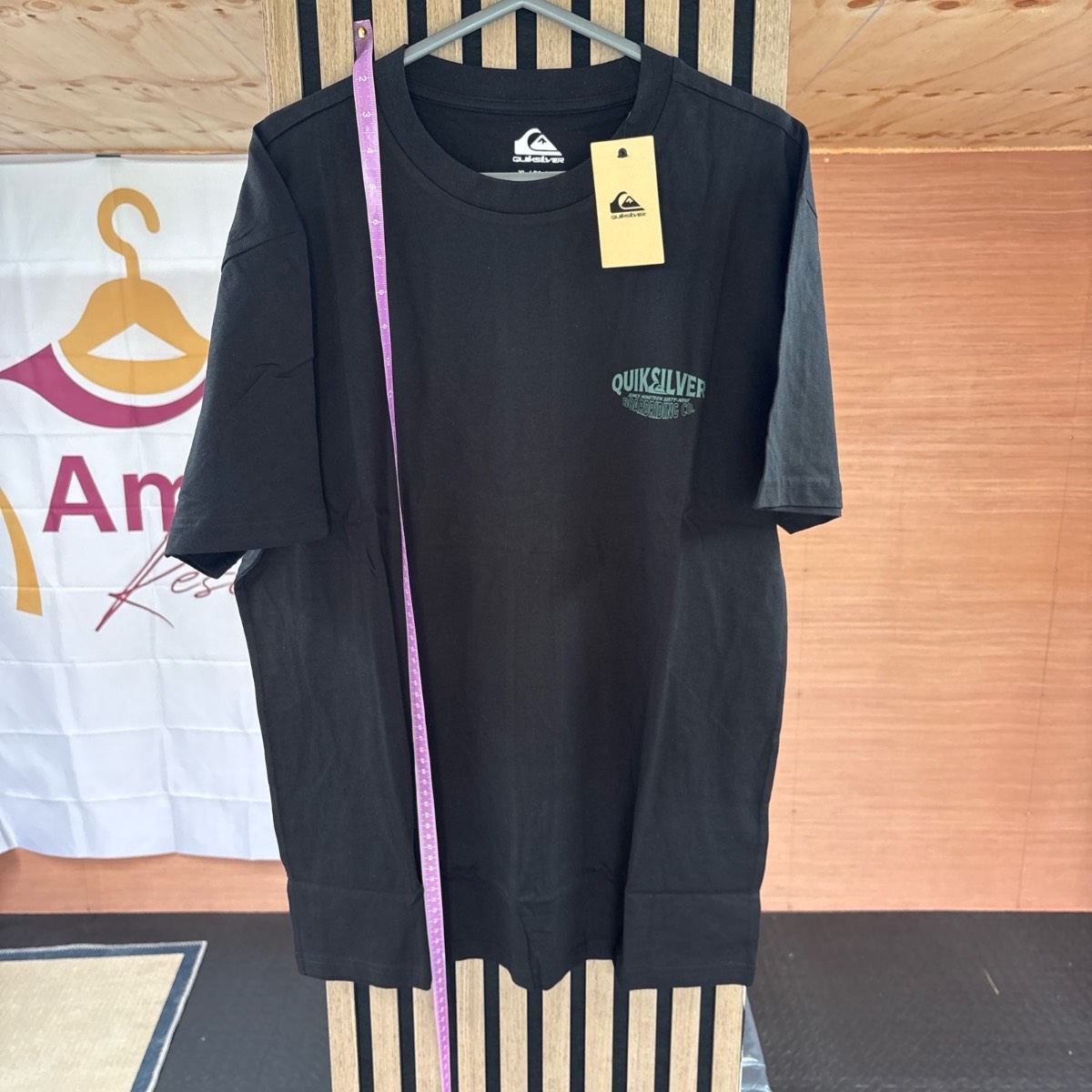 Quiksilver Black Colorway T-Shirt With Chest Graphic size XL