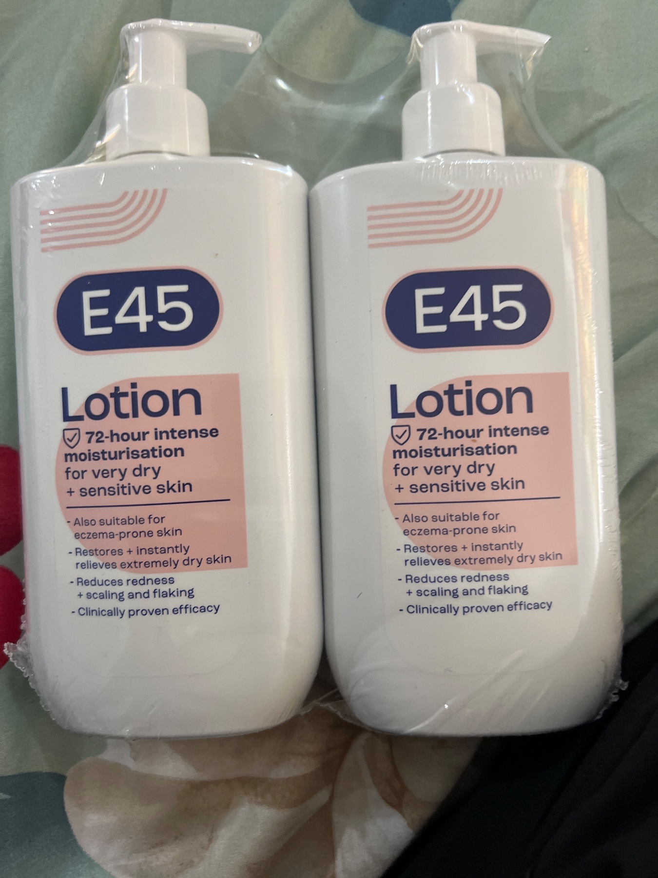 E45 Moisturising Lotion 72 hour 500 ml for Dry & Sensitive Skin - Long-Lasting Hydration Protect fro