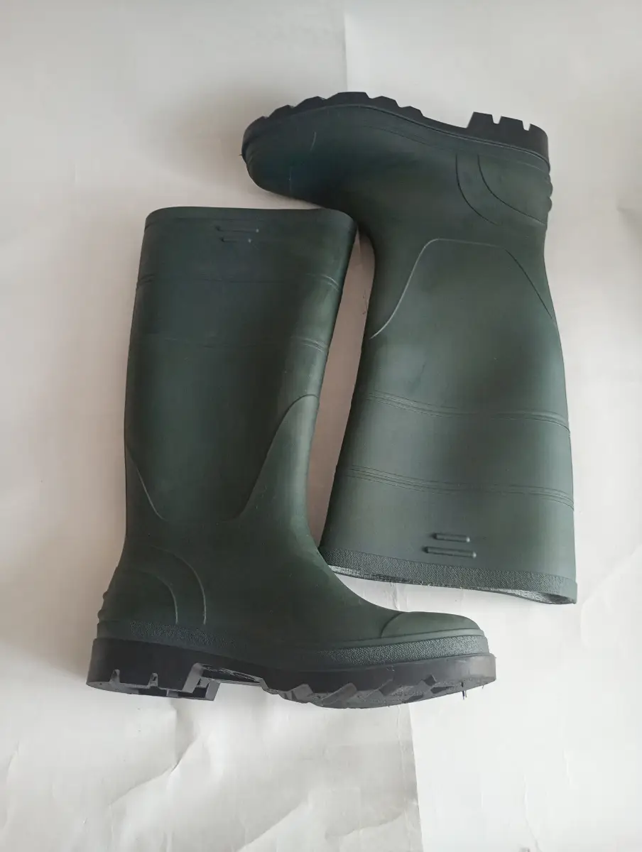 Wellington boots size 6 green