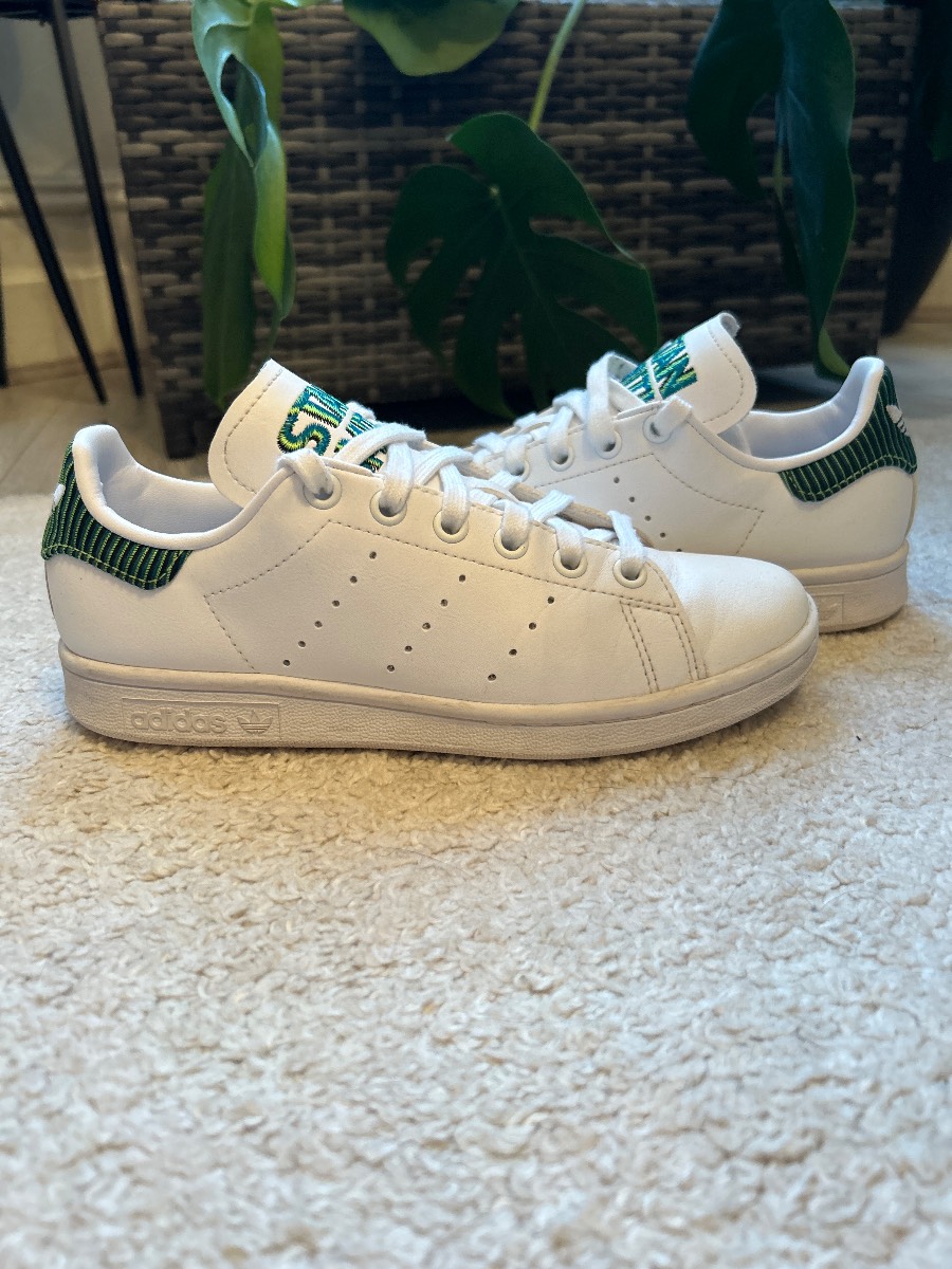 Adidas Stan Smith white trainers 4uk