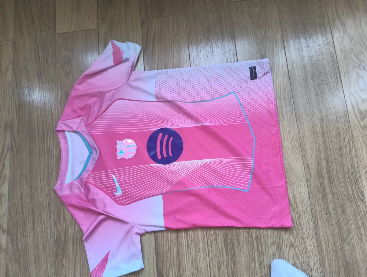 Pink Barcelona t shirt never used