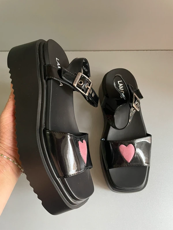 Black patent chunky platform ankle strap Lamoda sandals with pink heart appliqué size 6