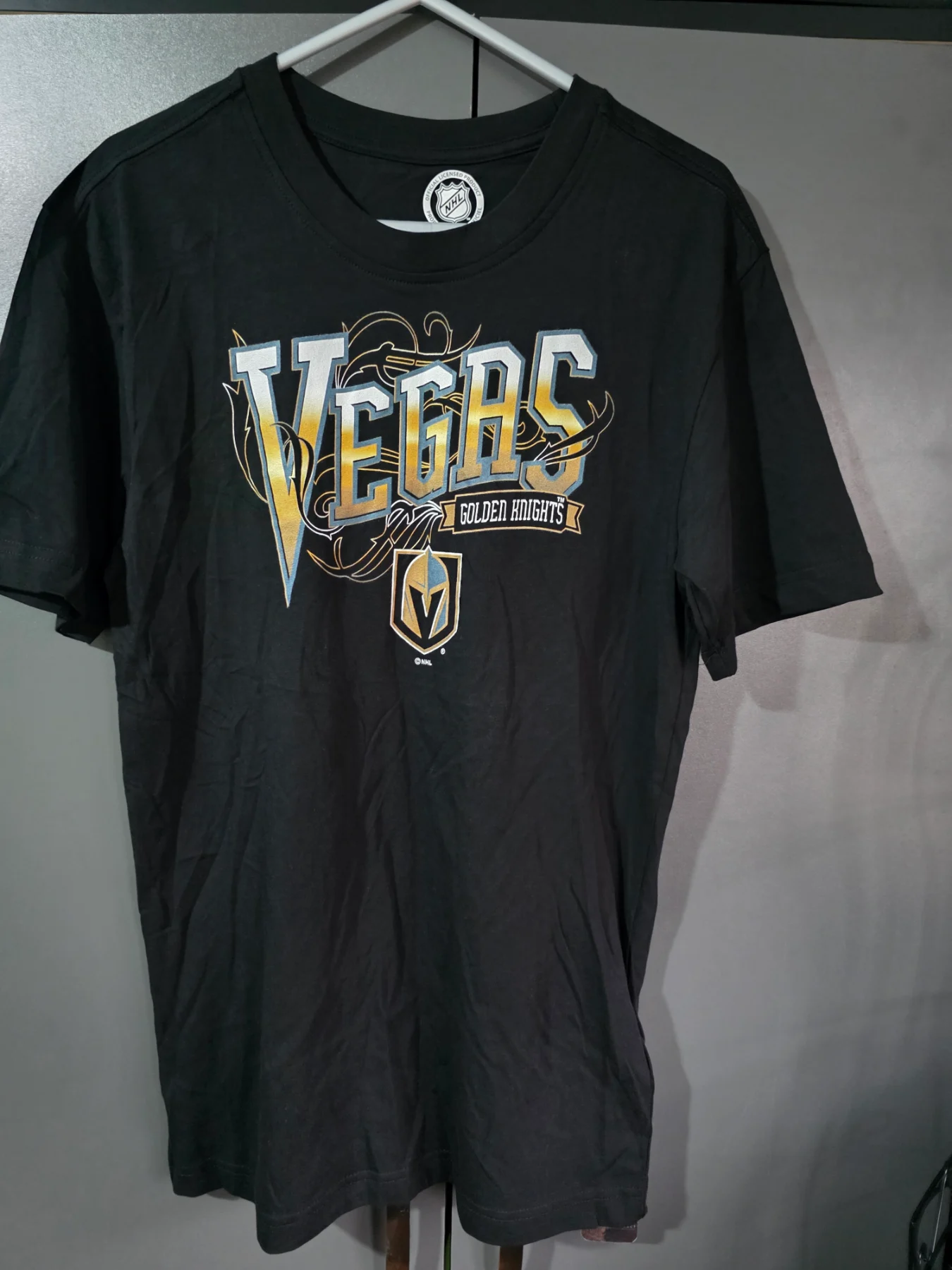 NWT Official NHL Vegas Golden Knights Black Graphic T-Shirt Men's Small