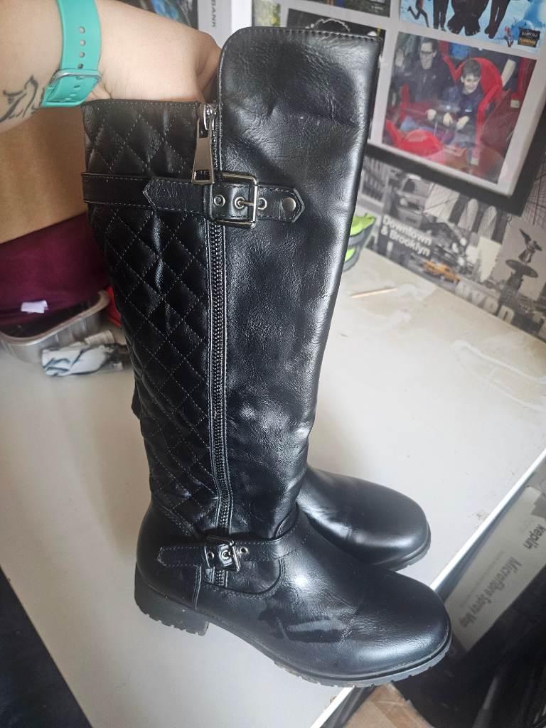 Ladies size 5 boots