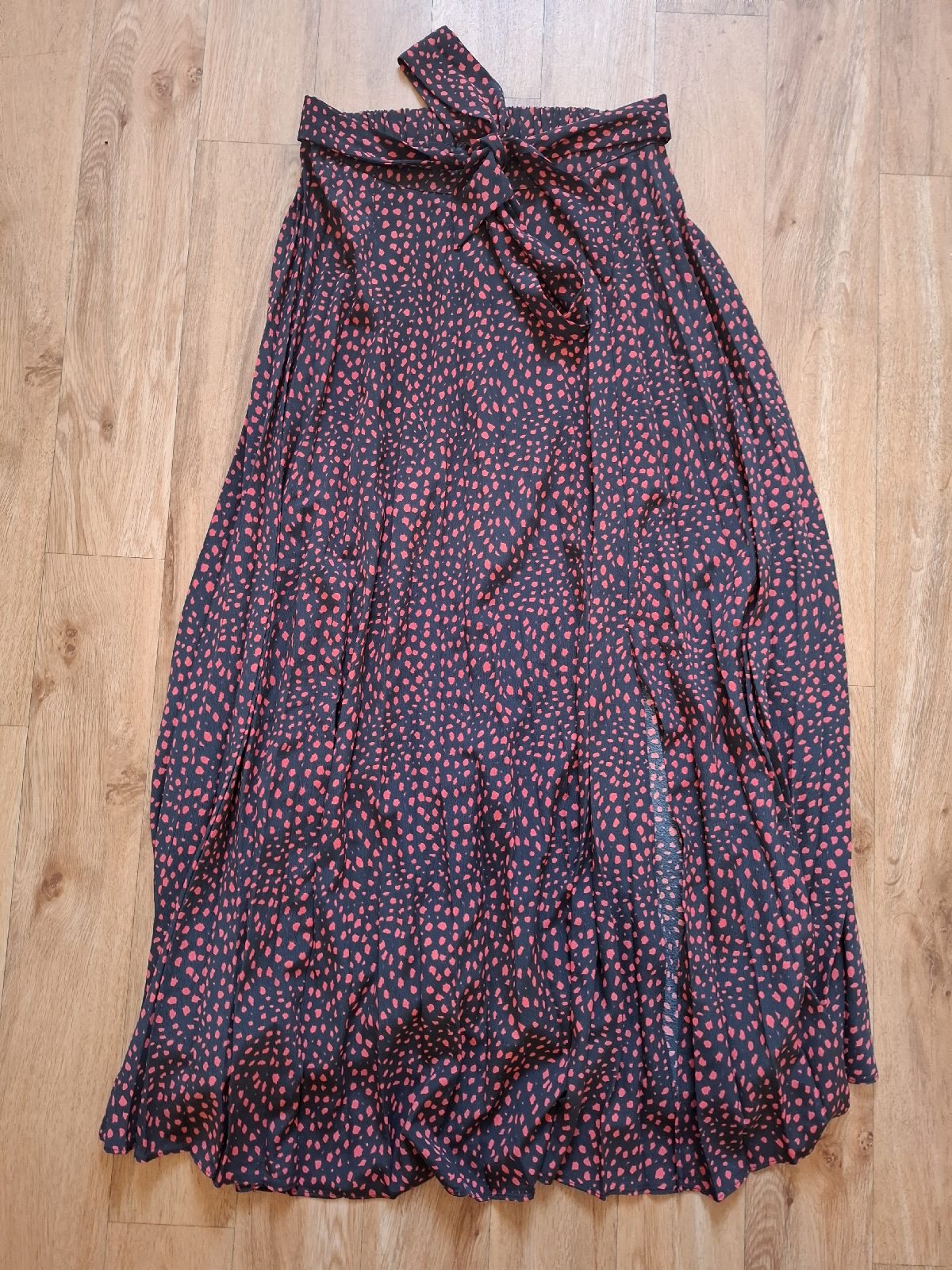 Topshop Tall Red & Black dotted slit Skirt Size 8